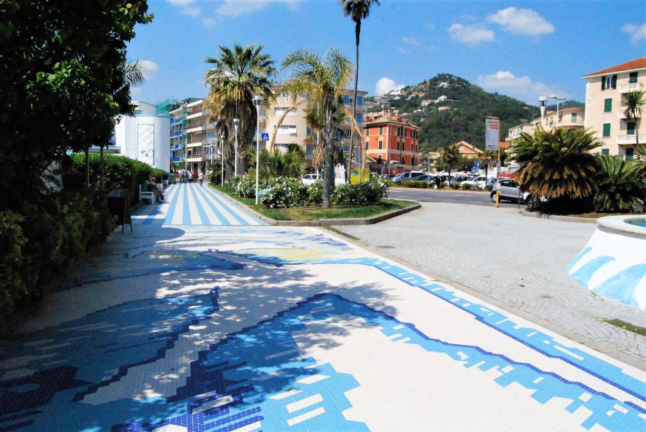 Appartement Il Nido Sul Mare à Savone Extérieur photo